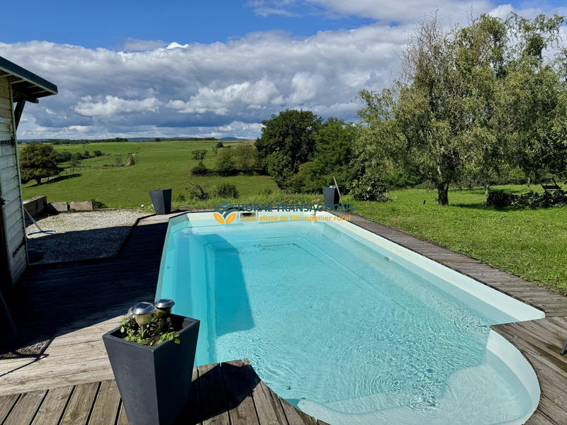 Maison ancienne - 204 m² - 8 pièces