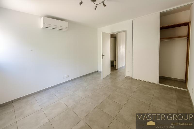 Appartement - 97 m² - 4 pièces