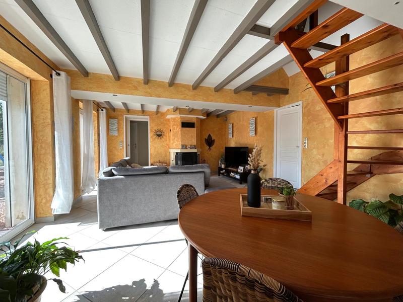 Maison - 150 m² - 10 pièces