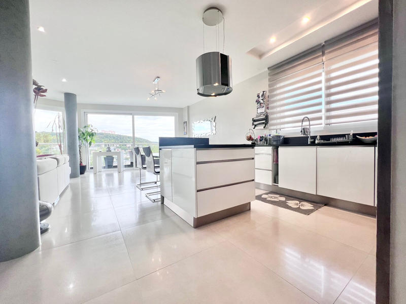 Propriété - 190 m² - 6 pièces