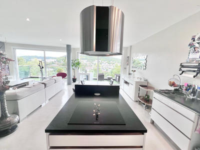 Propriété - 190 m² - 6 pièces