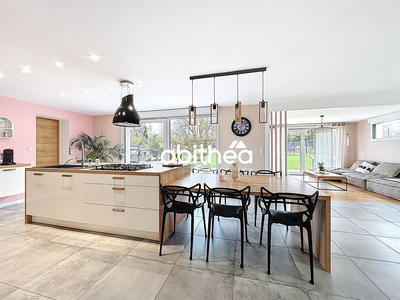 Maison - 181 m² - 8 pièces