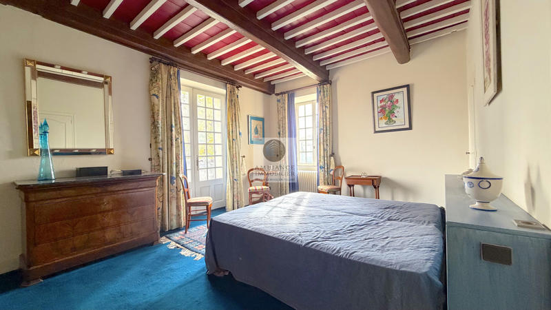 Maison - 217 m² - 7 pièces