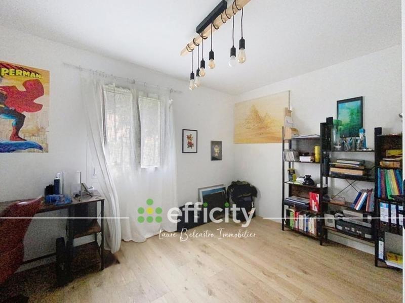 Pavillon - 184 m² - 8 pièces