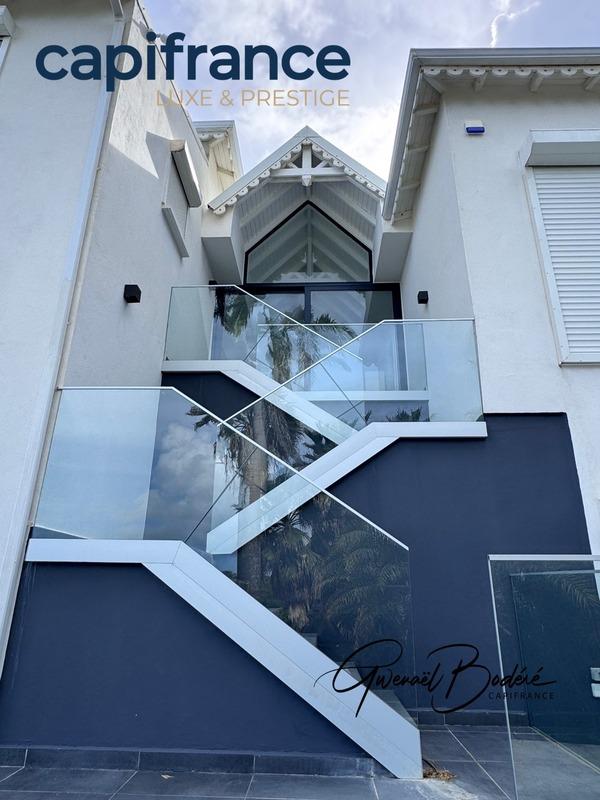 Villa - 226 m² - 6 pièces