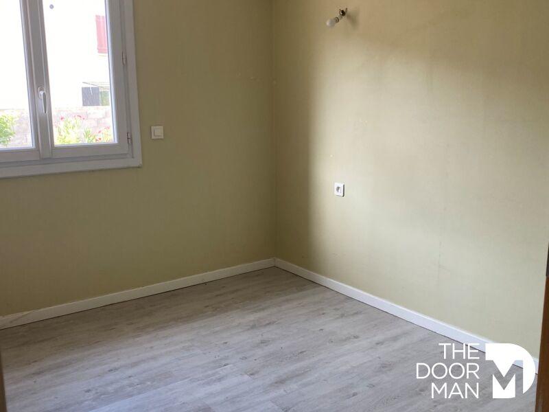 Villa - 90 m² - 4 pièces