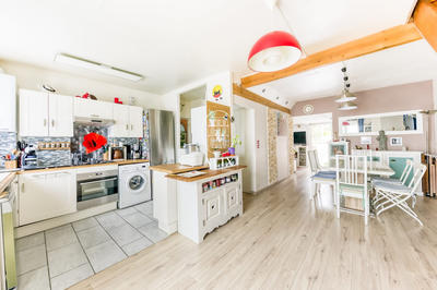 Maison traditionnelle - 75 m² - 4 pièces