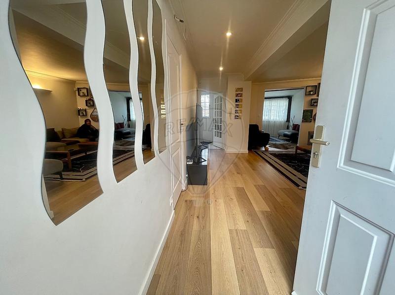 Maison - 180 m² - 7 pièces