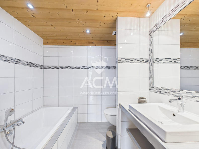 Appartement - 201 m² - 5 pièces