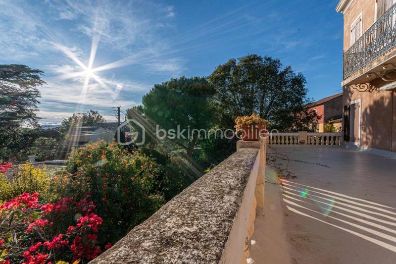 Maison - 212 m² - 10 pièces