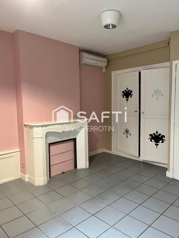 Local commercial - 313 m² - 8 pièces