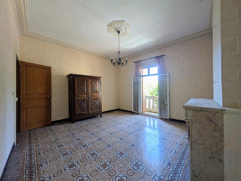 Maison - 260 m² - 9 pièces