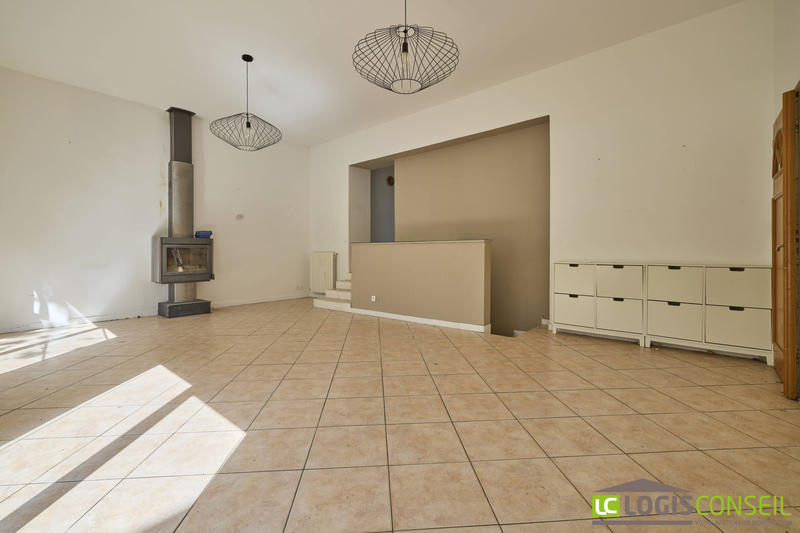 Maison traditionnelle - 128 m² - 8 pièces