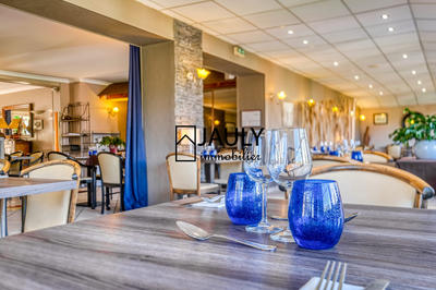 Local commercial - 487 m² - 15 pièces