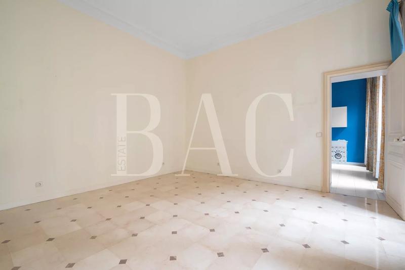 Appartement - 280 m² - 9 pièces