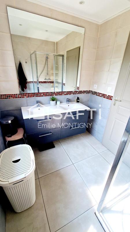 Maison - 186 m² - 8 pièces