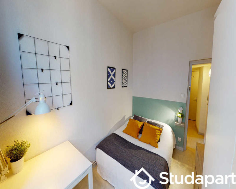 Chambre - 80 m² - 1 pièce