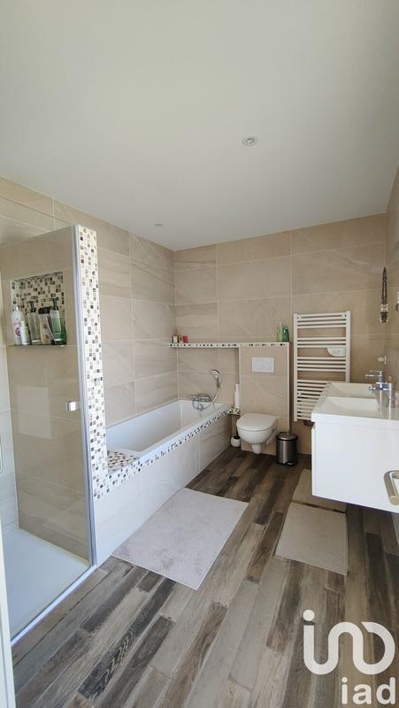 Maison - 147 m² - 8 pièces