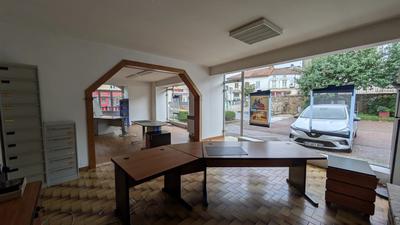 Magasins - 74 m² - 2 pièces