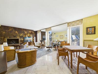 Appartement - 200 m² - 7 pièces