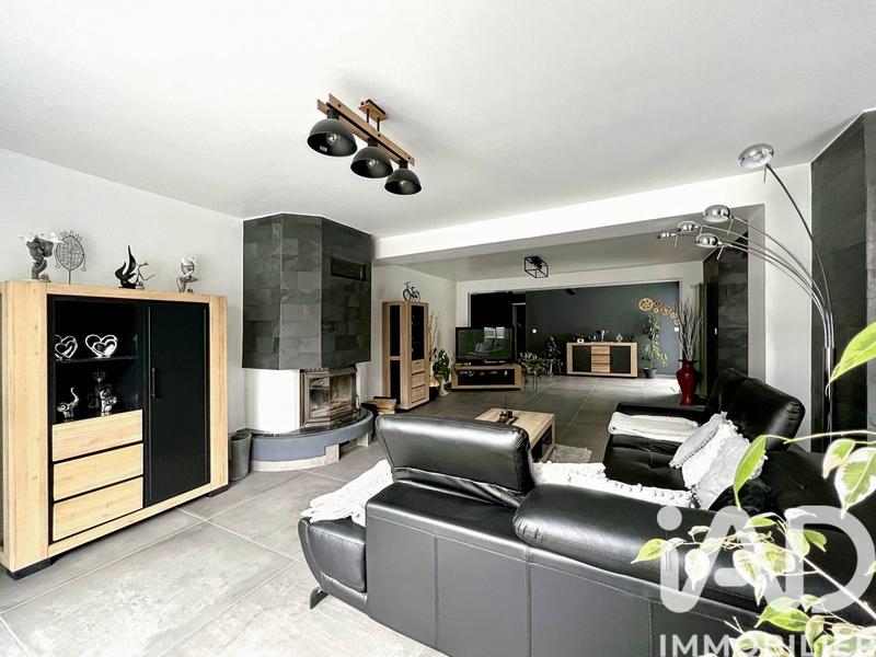 Maison - 235 m² - 7 pièces