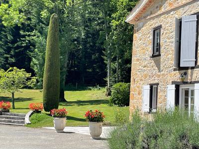 Propriété - 500 m² - 15 pièces