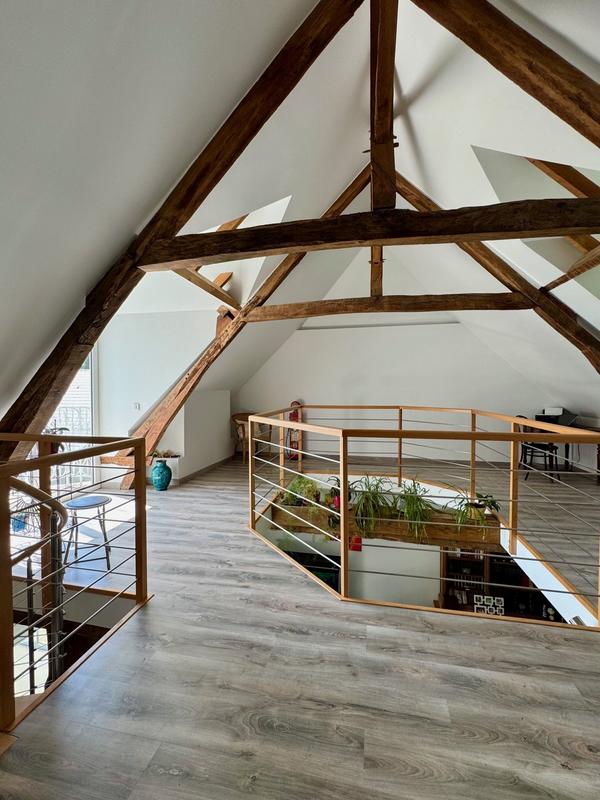 Maison - 210 m² - 6 pièces