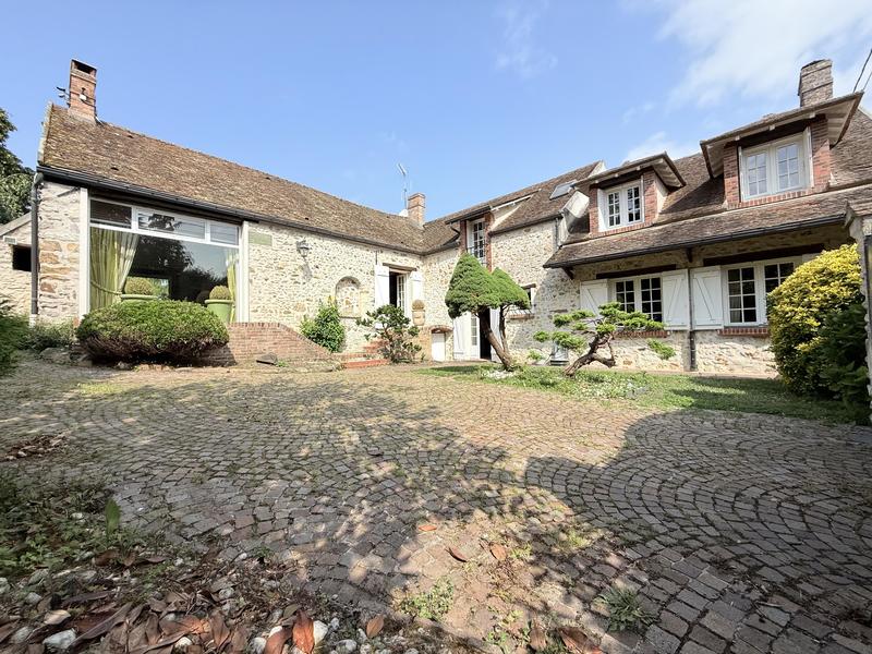 Maison - 350 m² - 9 pièces