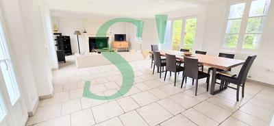 Maison - 268 m² - 10 pièces