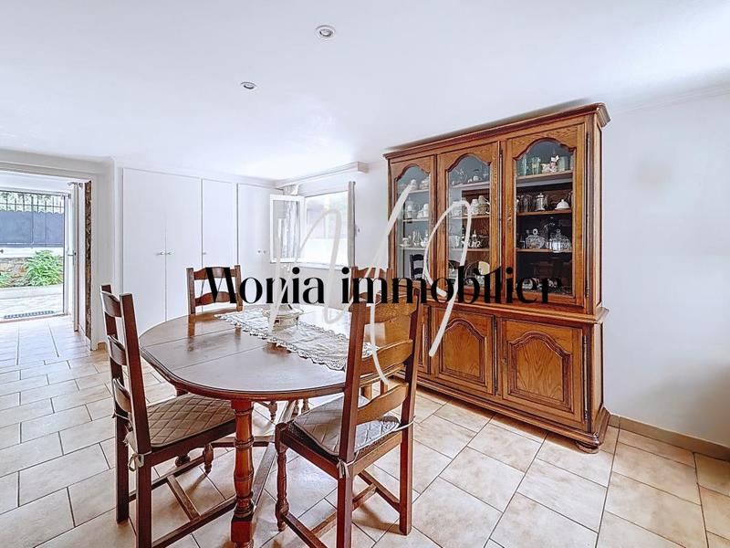 Pavillon - 170 m² - 7 pièces