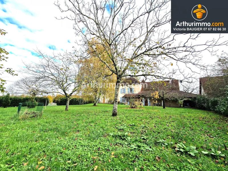 Maison - 252 m² - 10 pièces