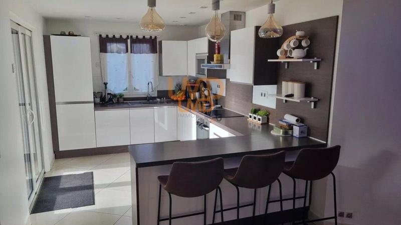 Propriété - 250 m² - 7 pièces