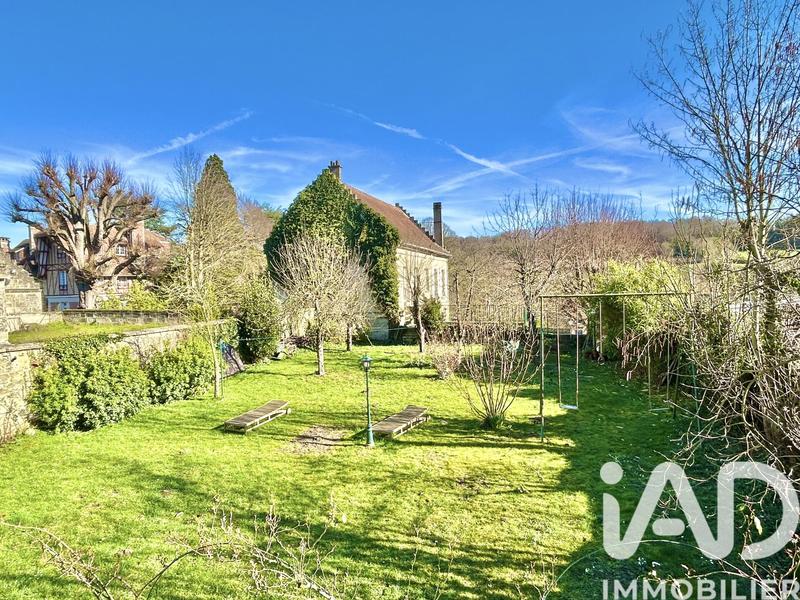 Maison - 230 m² - 8 pièces