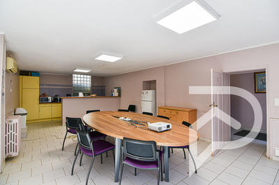 Maison - 270 m² - 11 pièces