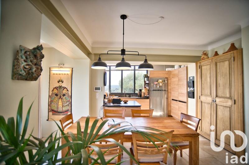 Maison - 184 m² - 7 pièces