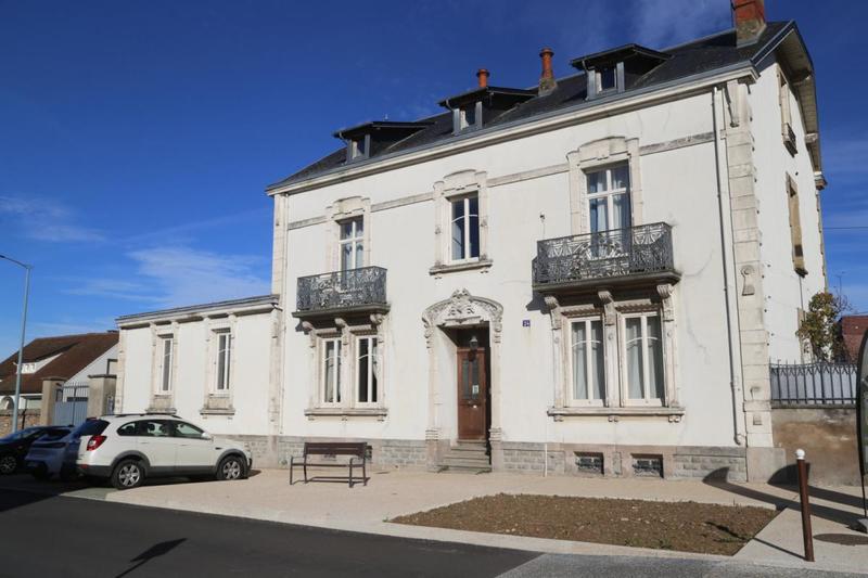 Maison bourgeoise - 300 m² - 8 pièces