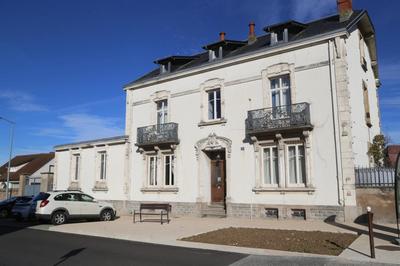 Maison bourgeoise - 300 m² - 8 pièces