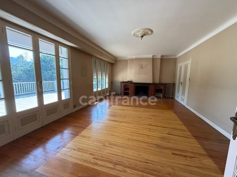 Maison - 167 m² - 7 pièces