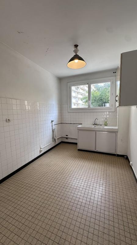 Appartement - 82 m² - 4 pièces