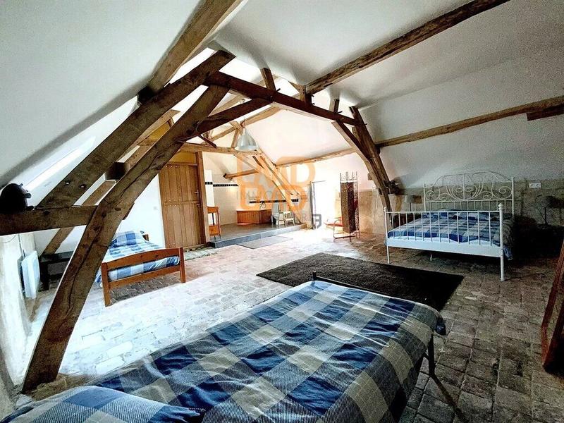 Maison ancienne - 195 m² - 3 pièces