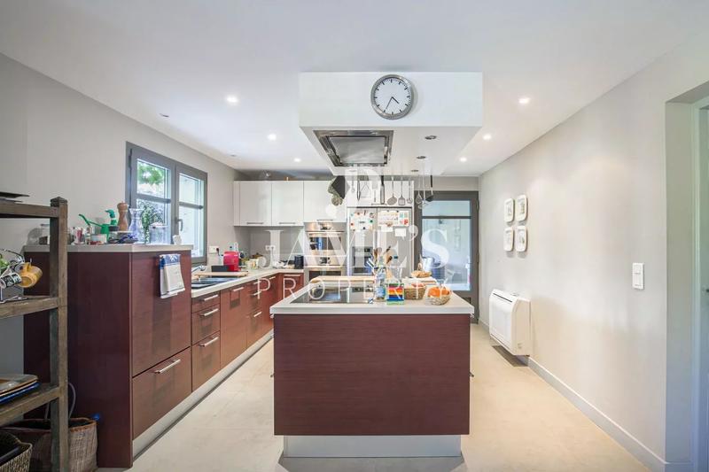 Maison - 187 m² - 6 pièces