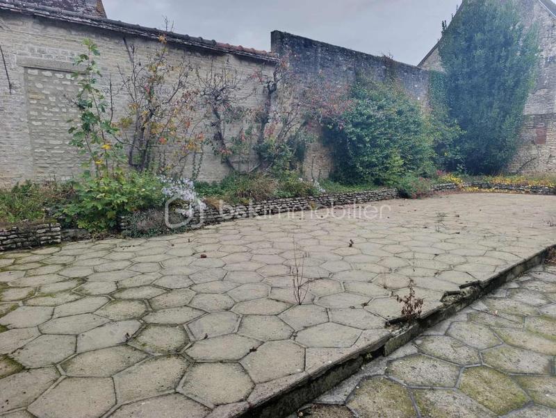 Demeure - 270 m² - 11 pièces