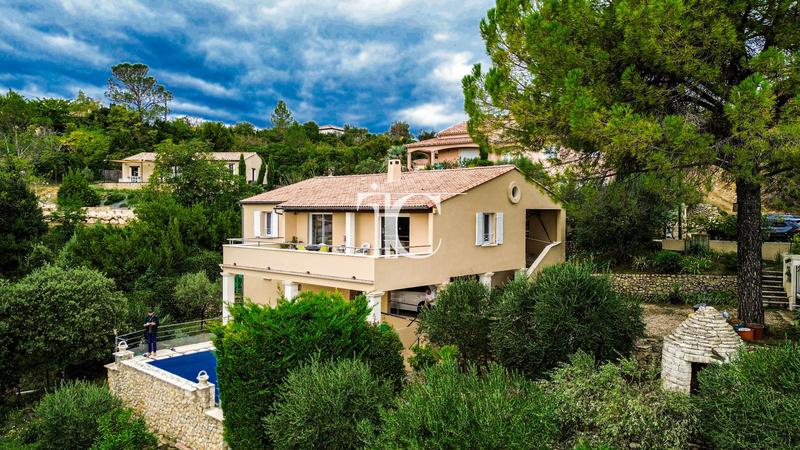 Maison - 128 m² - 6 pièces