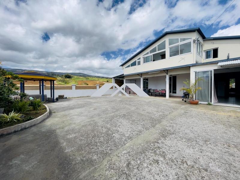 Maison - 230 m² - 7 pièces