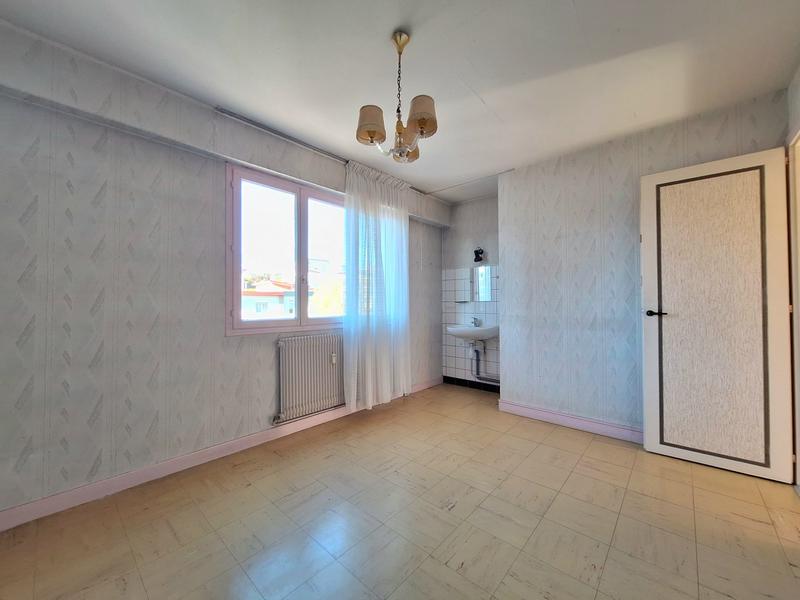 Appartement - 97 m² - 6 pièces
