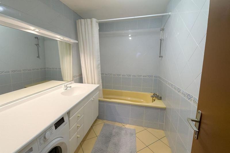 Appartement - 93 m² - 4 pièces