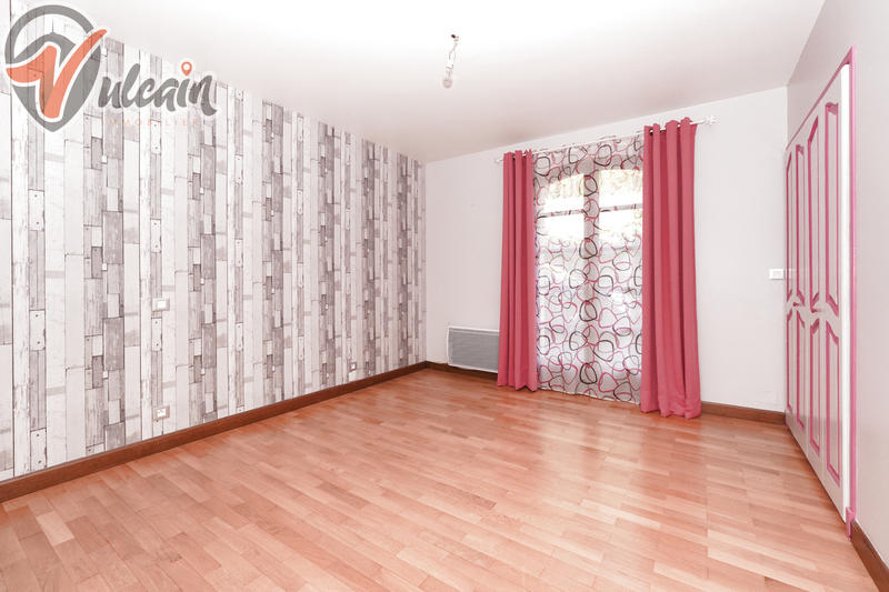 Maison - 227 m² - 8 pièces