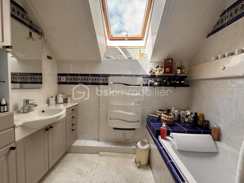 Demeure - 260 m² - 10 pièces