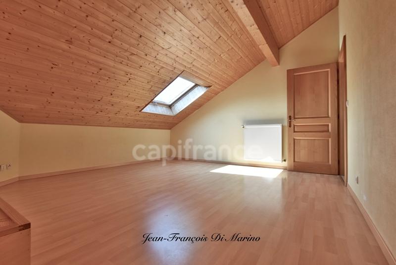 Maison - 211 m² - 8 pièces