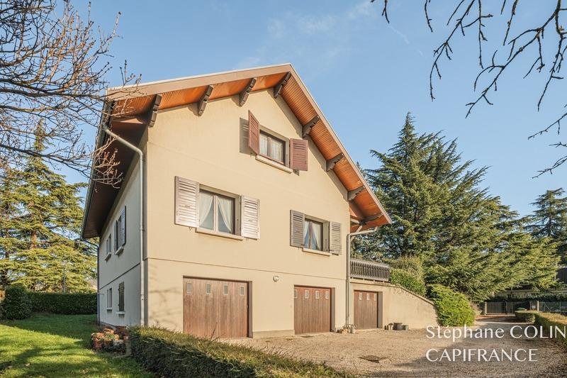 Maison - 201 m² - 8 pièces